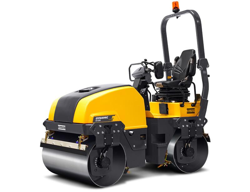 Compacteur à rouleaux jaune