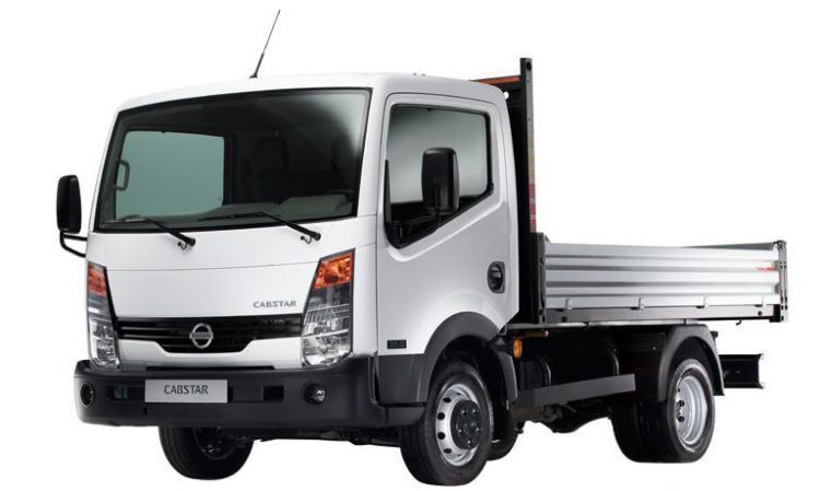 Camion benne Nissan